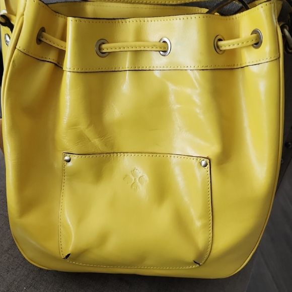 PATRICIA NASH Giorgia Yellow Leather Drawstring Crossbody Bucket Bag New FLAWED - Picture 4 of 15